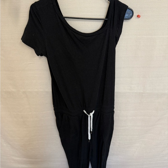 Elegant Black Women's Jumpsuit - Picture 1 of 2